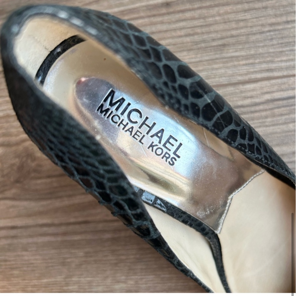 Michael x Michael Kors Black Leather Peep Toe Heels | 9 - Picture 5 of 10